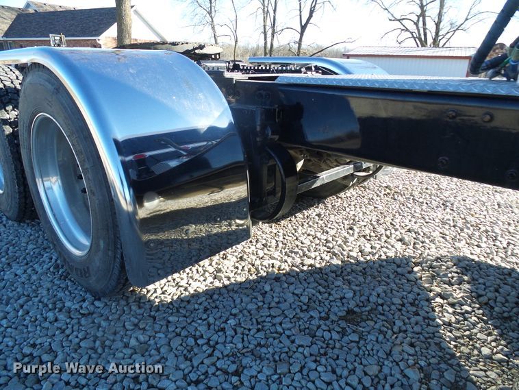 image for item DL0797 2005 Peterbilt 379  semi truck