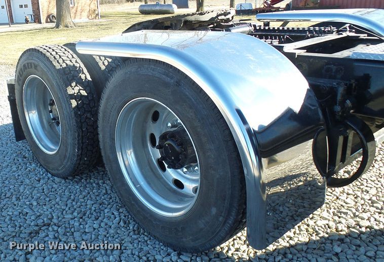 image for item DL0797 2005 Peterbilt 379  semi truck