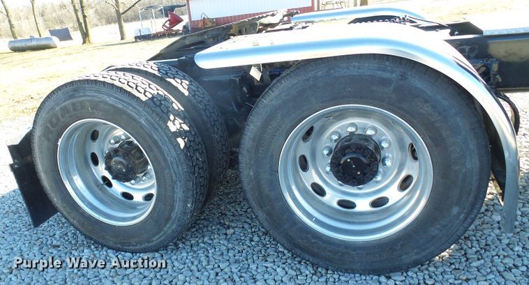 image for item DL0797 2005 Peterbilt 379  semi truck