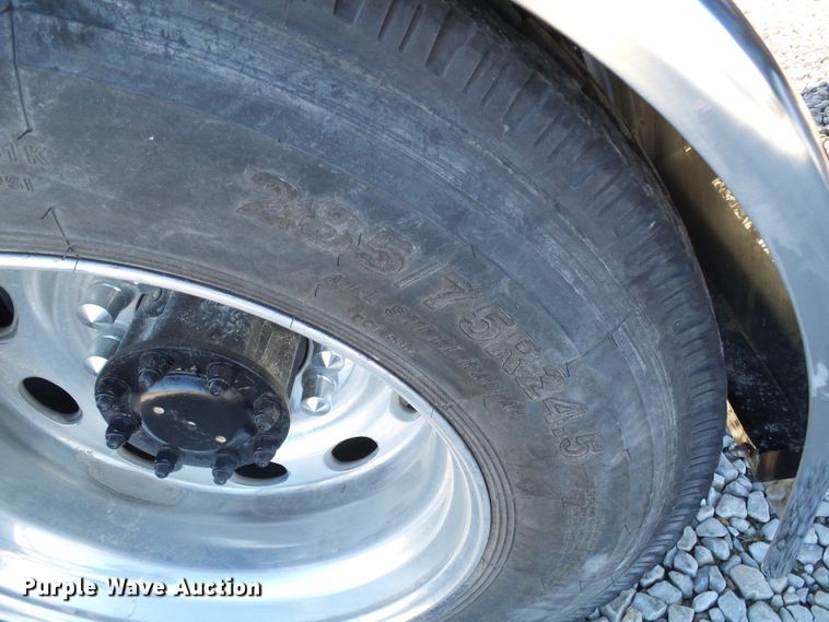 image for item DL0797 2005 Peterbilt 379  semi truck