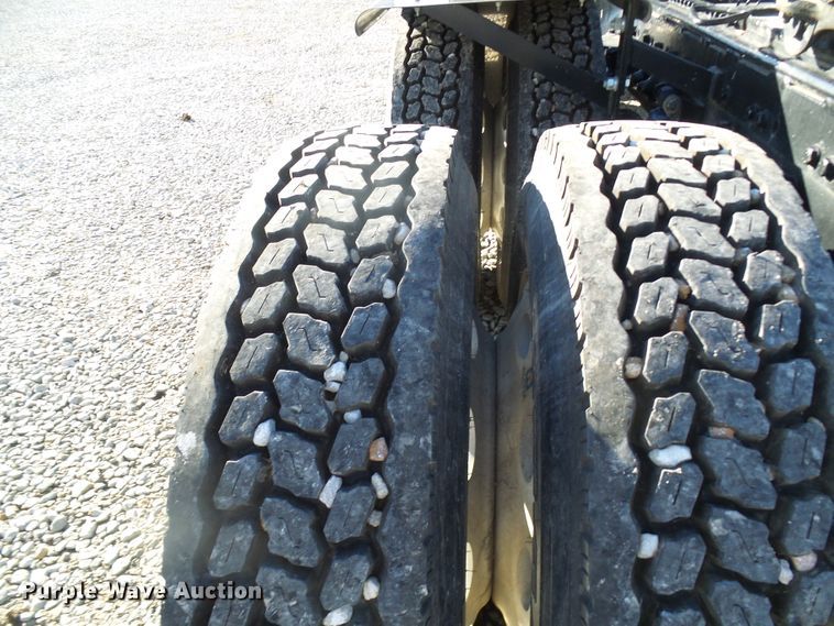 image for item DL0797 2005 Peterbilt 379  semi truck