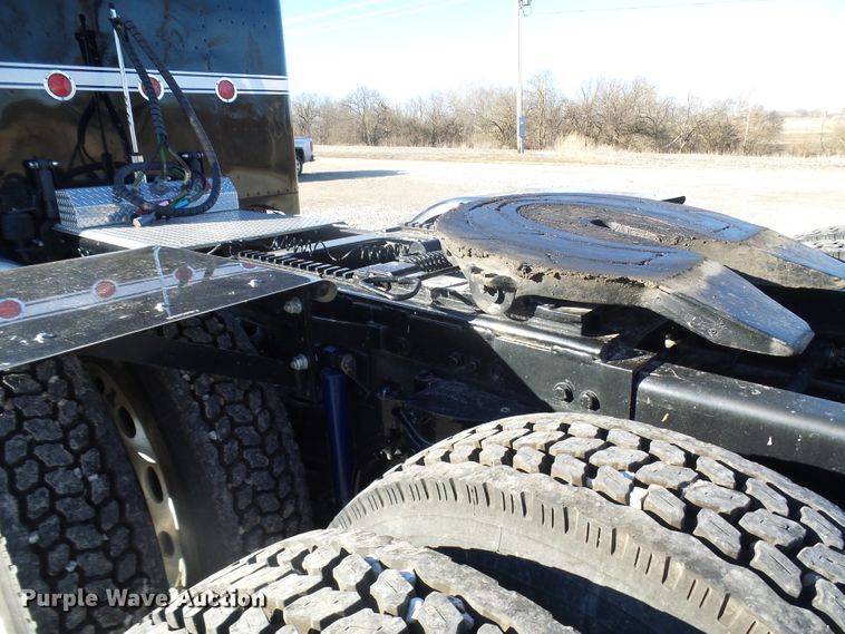 image for item DL0797 2005 Peterbilt 379  semi truck