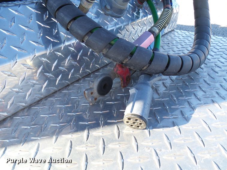 image for item DL0797 2005 Peterbilt 379  semi truck