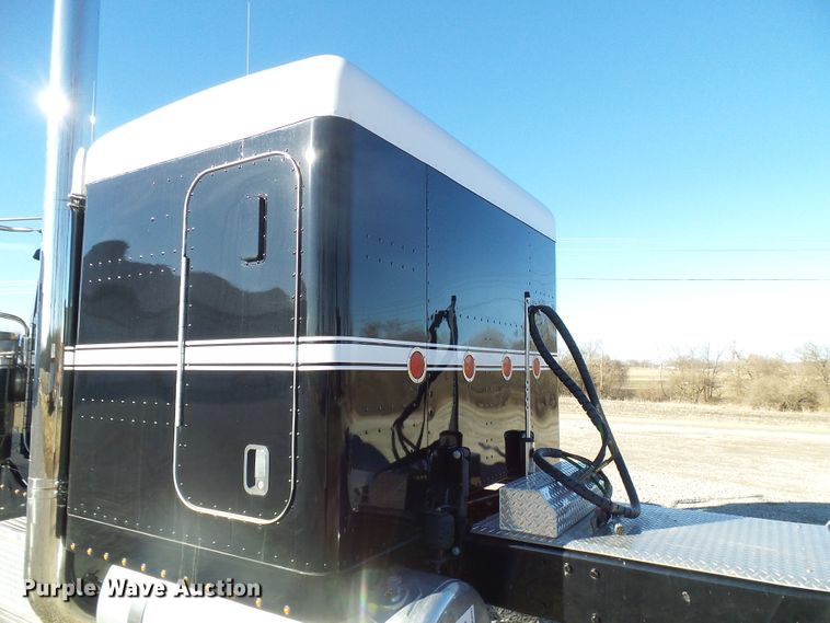 image for item DL0797 2005 Peterbilt 379  semi truck