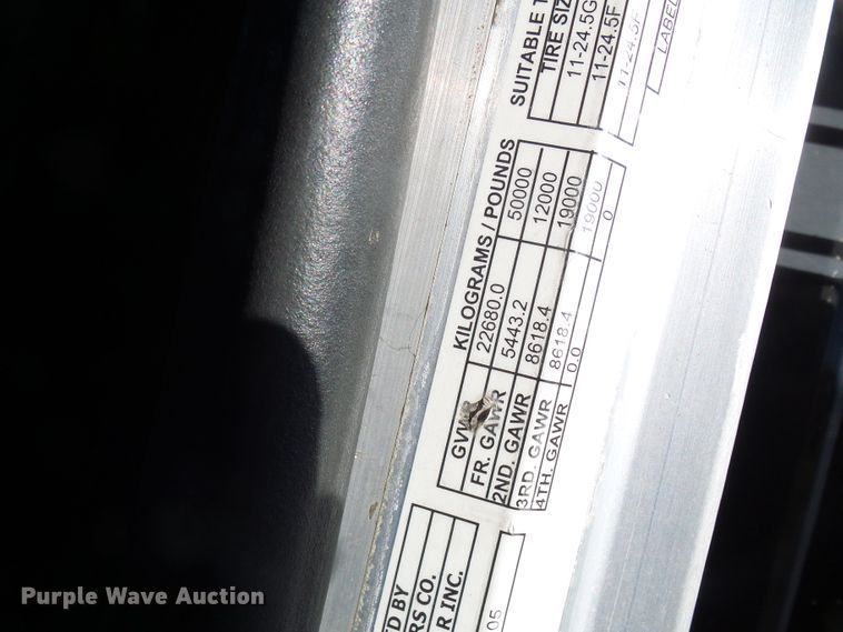 image for item DL0797 2005 Peterbilt 379  semi truck