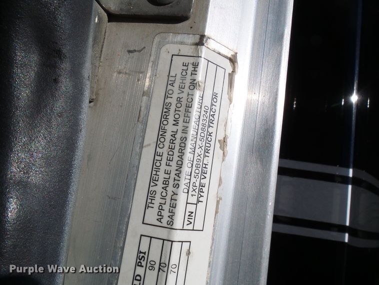 image for item DL0797 2005 Peterbilt 379  semi truck