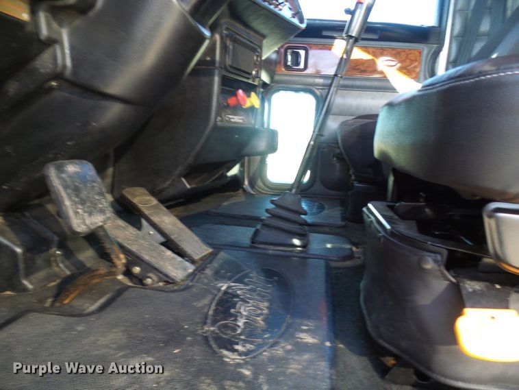 image for item DL0797 2005 Peterbilt 379  semi truck