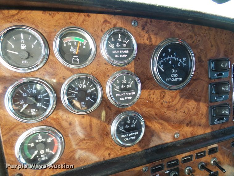 image for item DL0797 2005 Peterbilt 379  semi truck