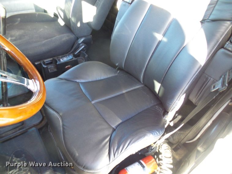 image for item DL0797 2005 Peterbilt 379  semi truck