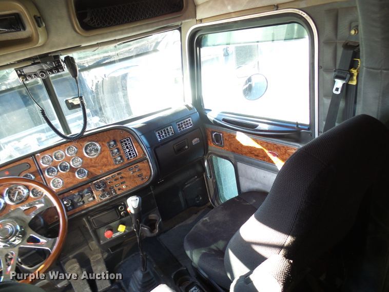 image for item DL0797 2005 Peterbilt 379  semi truck