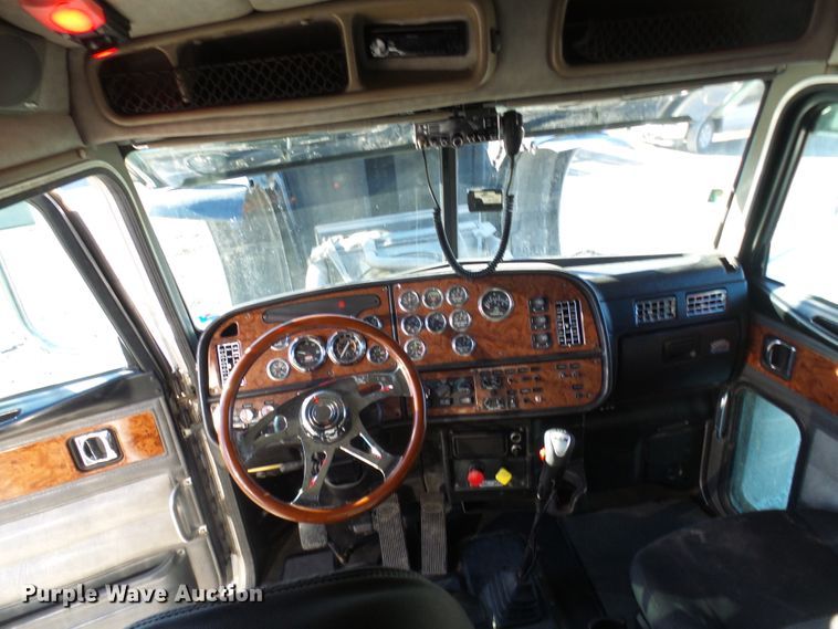 image for item DL0797 2005 Peterbilt 379  semi truck