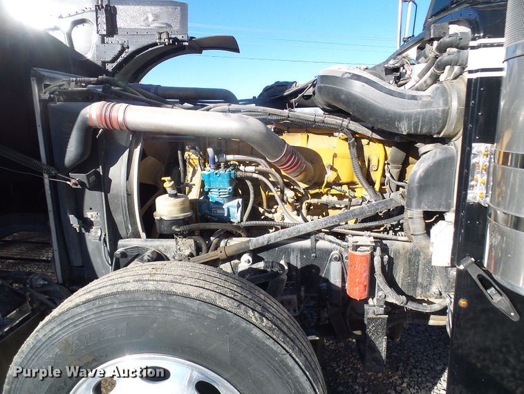 image for item DL0797 2005 Peterbilt 379  semi truck