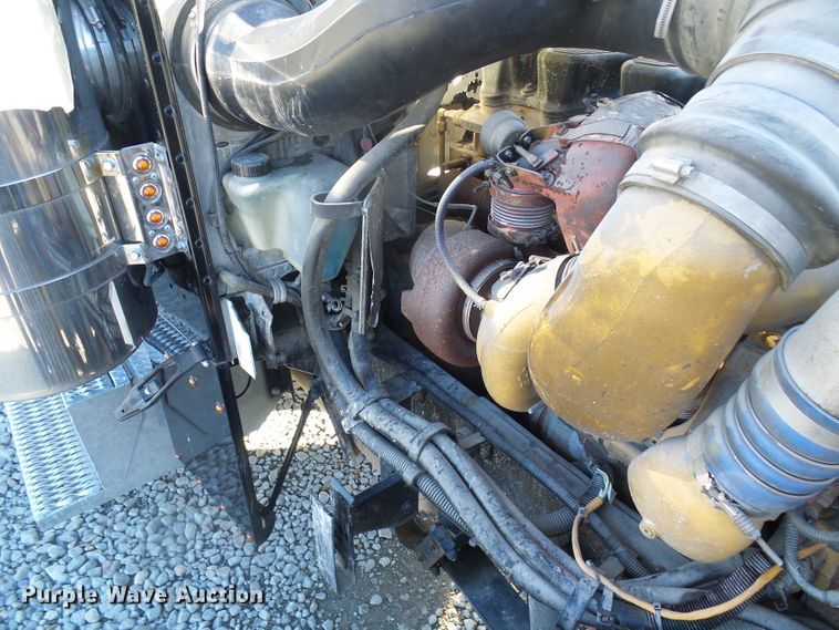 image for item DL0797 2005 Peterbilt 379  semi truck