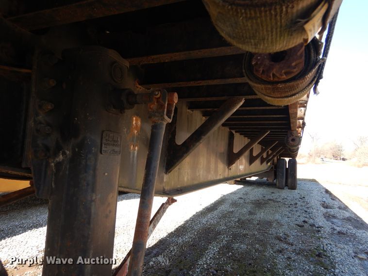 image for item GT9549 1997 Wabash flatbed trailer