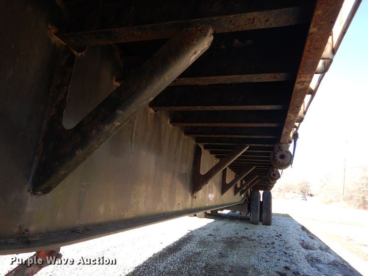 image for item GT9549 1997 Wabash flatbed trailer