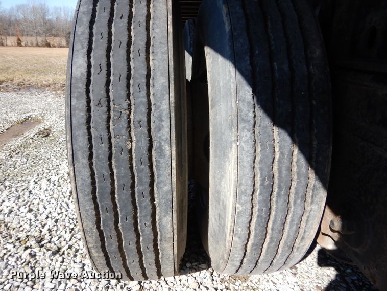 image for item GT9549 1997 Wabash flatbed trailer