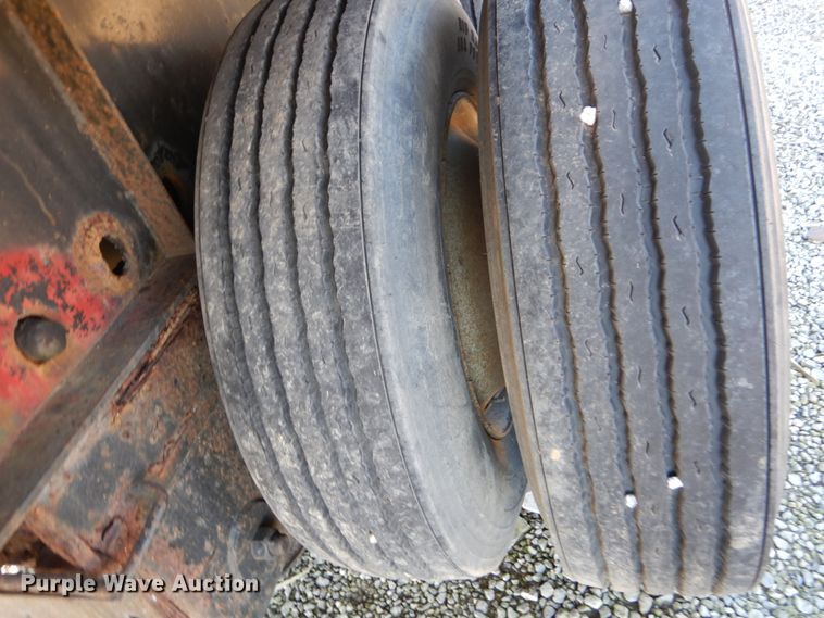 image for item GT9549 1997 Wabash flatbed trailer