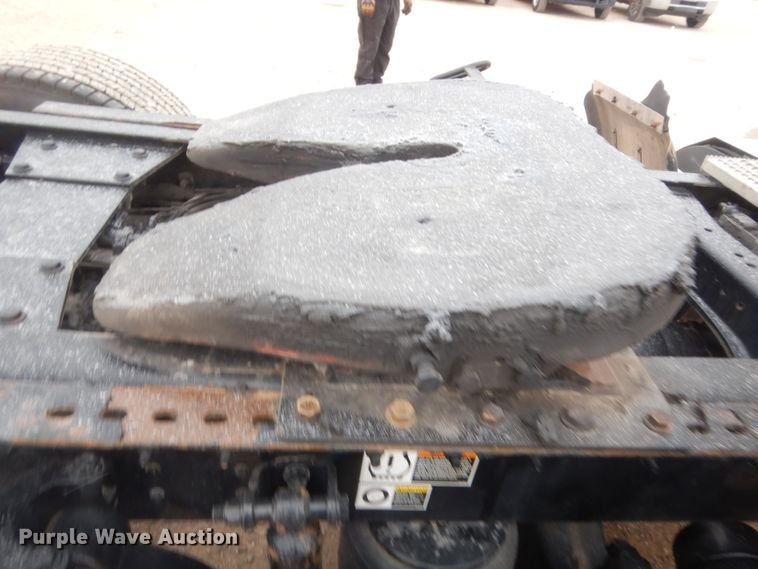 image for item HG9857 2017 Peterbilt 579  semi truck