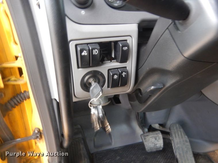 image for item HG9857 2017 Peterbilt 579  semi truck