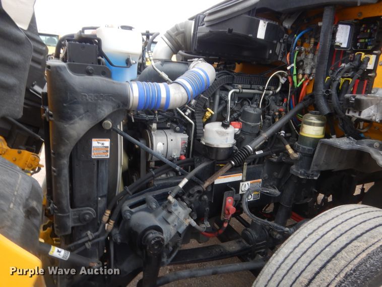 image for item HG9857 2017 Peterbilt 579  semi truck