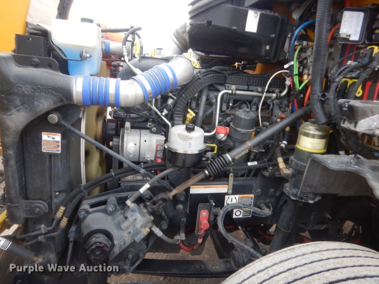 image for item HG9857 2017 Peterbilt 579  semi truck