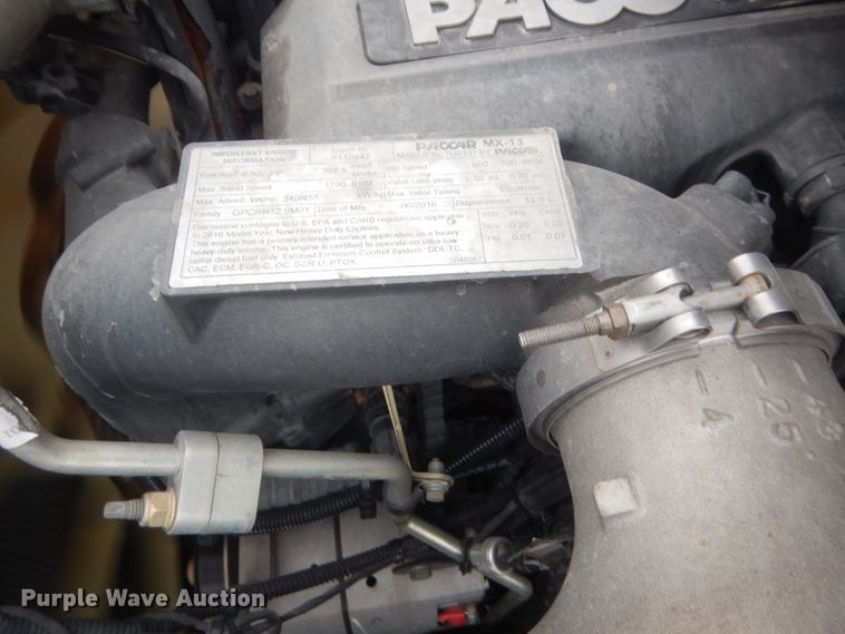 image for item HG9857 2017 Peterbilt 579  semi truck