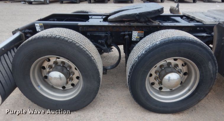 image for item HG9857 2017 Peterbilt 579  semi truck