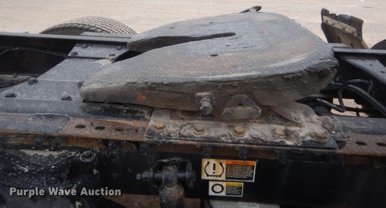 image for item HG9858 2017 Peterbilt 579  semi truck