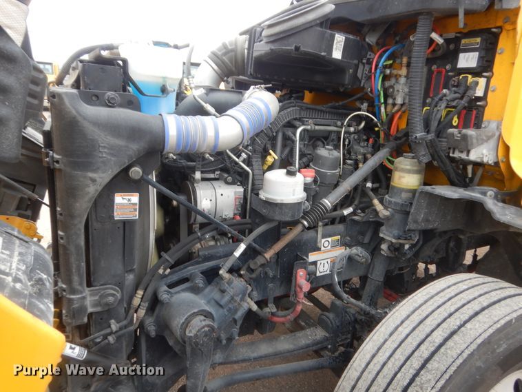 image for item HG9858 2017 Peterbilt 579  semi truck