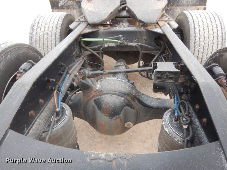 image for item HG9859 2012 Freightliner Cascadia 125  semi truck