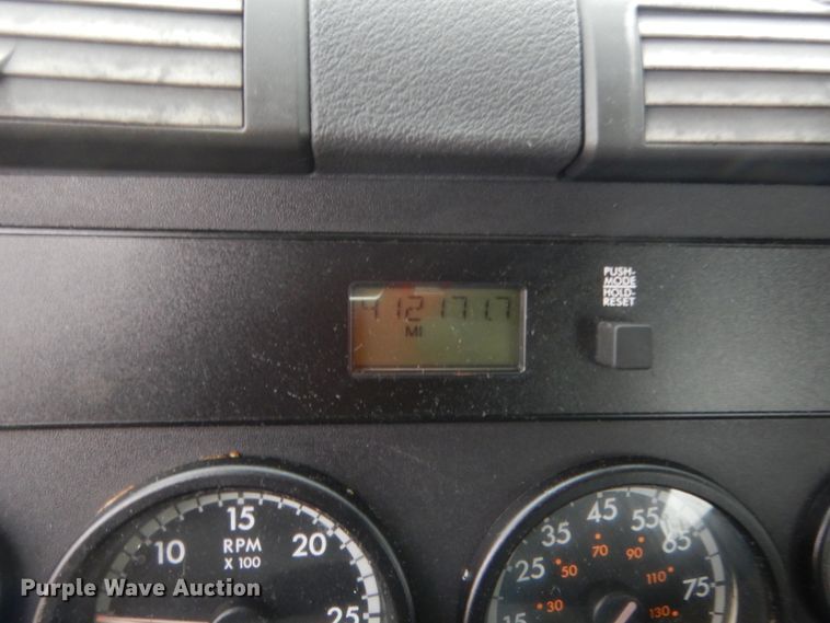 image for item HG9859 2012 Freightliner Cascadia 125  semi truck