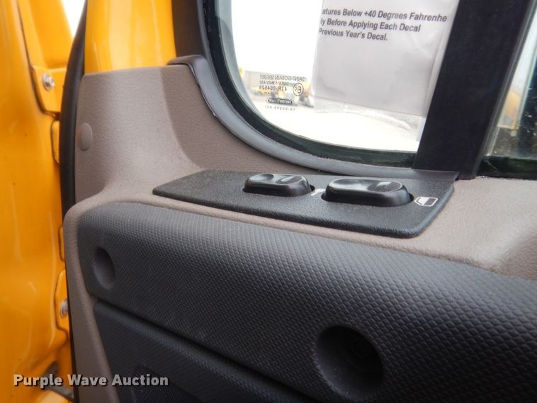 image for item HG9859 2012 Freightliner Cascadia 125  semi truck