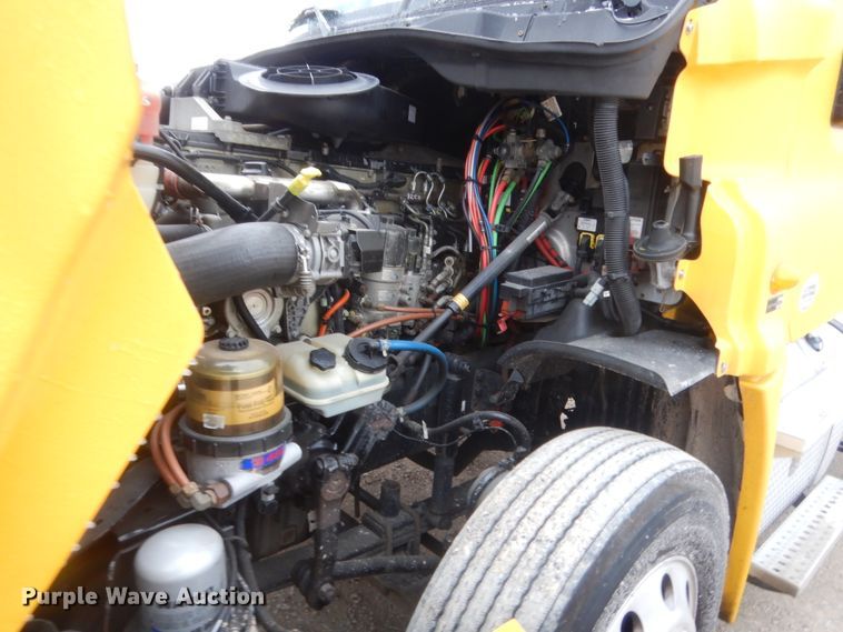 image for item HG9859 2012 Freightliner Cascadia 125  semi truck