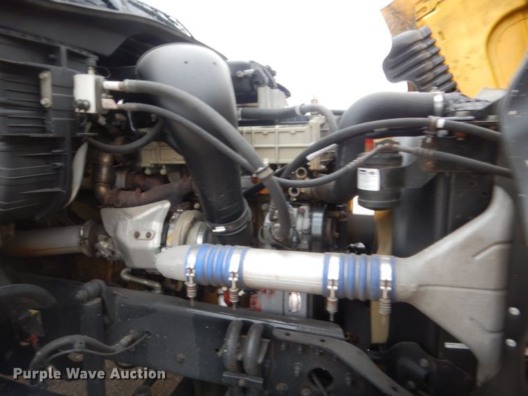 image for item HG9859 2012 Freightliner Cascadia 125  semi truck