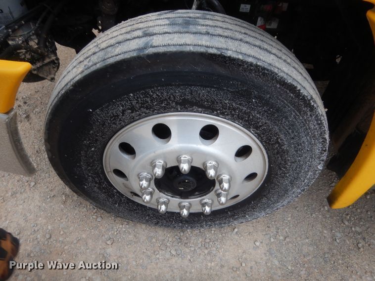 image for item HG9859 2012 Freightliner Cascadia 125  semi truck