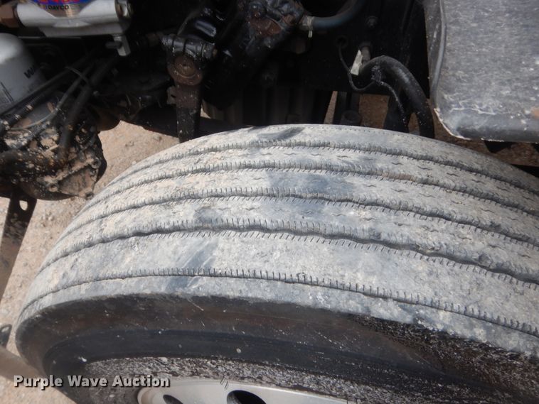 image for item HG9859 2012 Freightliner Cascadia 125  semi truck