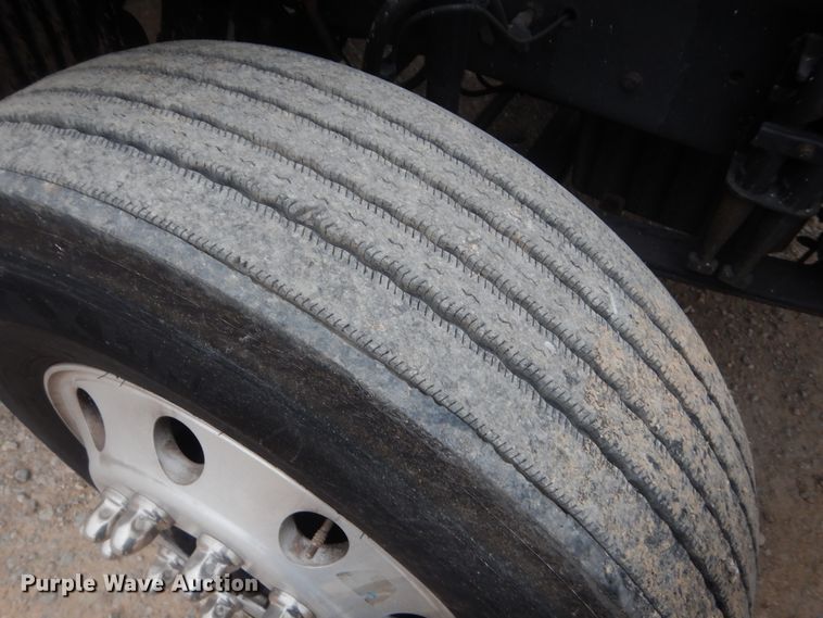 image for item HG9859 2012 Freightliner Cascadia 125  semi truck