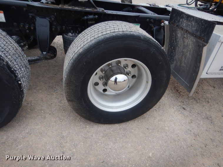 image for item HG9859 2012 Freightliner Cascadia 125  semi truck