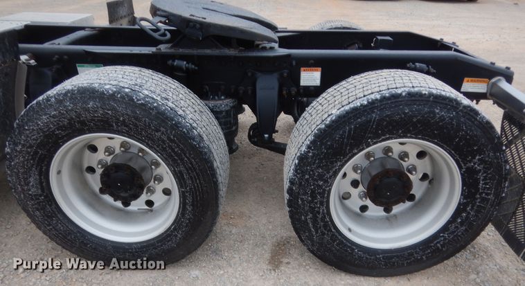 image for item HG9859 2012 Freightliner Cascadia 125  semi truck