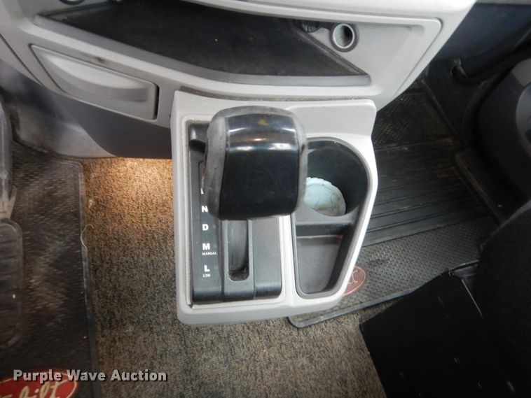 image for item HG9860 2017 Peterbilt 579  semi truck