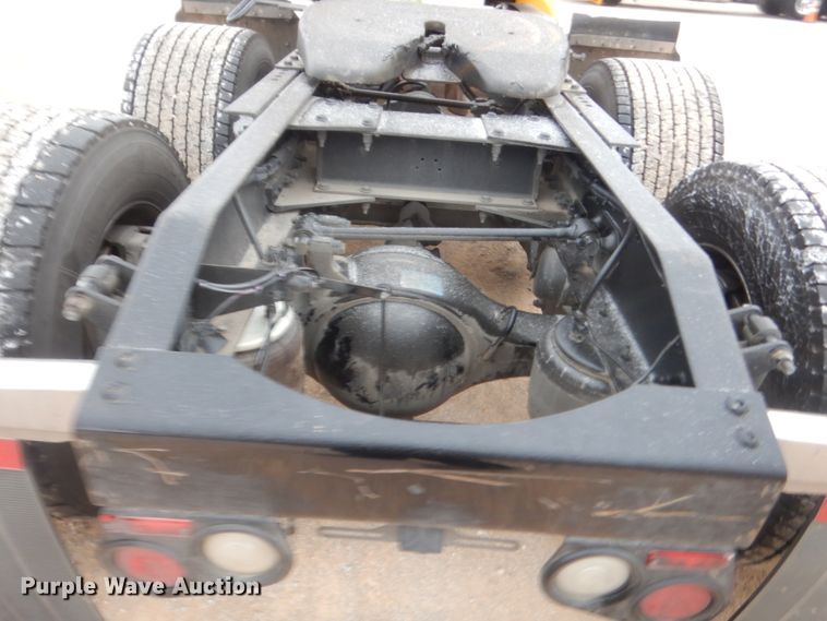 image for item HG9861 2017 Peterbilt 579  semi truck