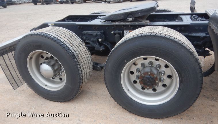 image for item HG9861 2017 Peterbilt 579  semi truck