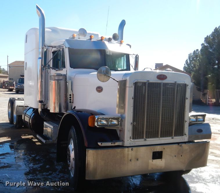 image for item HI9018 1989 Peterbilt 379  semi truck