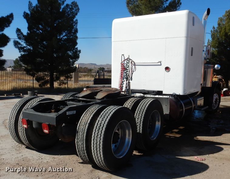 image for item HI9018 1989 Peterbilt 379  semi truck