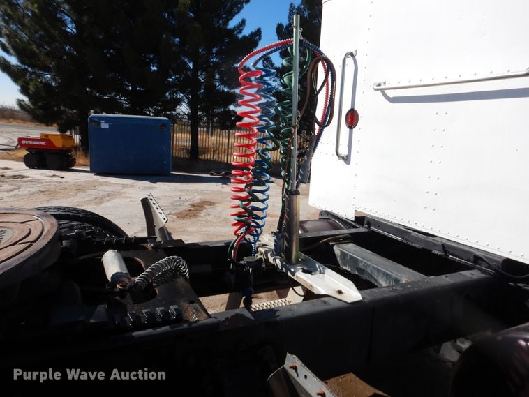 image for item HI9018 1989 Peterbilt 379  semi truck