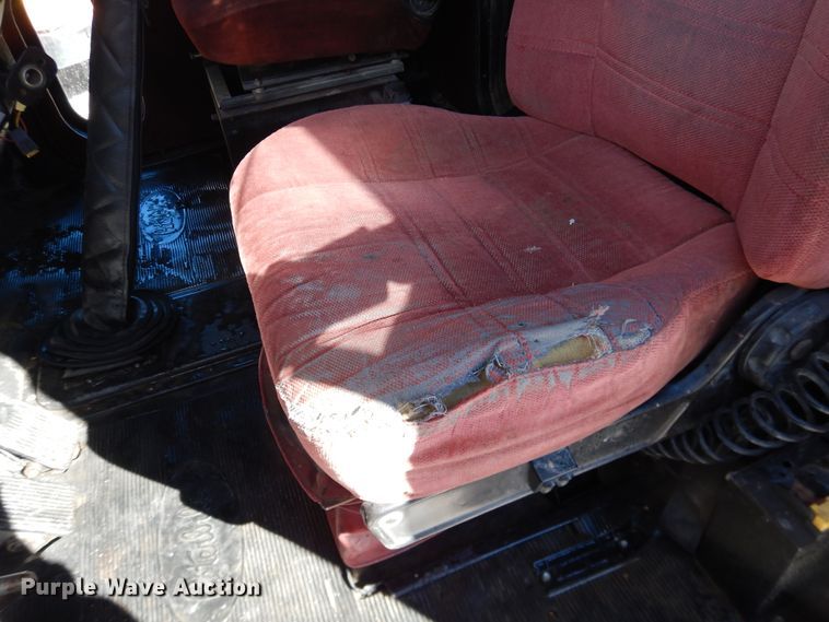 image for item HI9018 1989 Peterbilt 379  semi truck