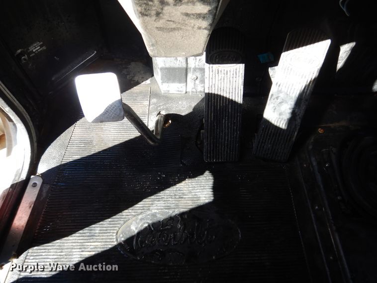 image for item HI9018 1989 Peterbilt 379  semi truck