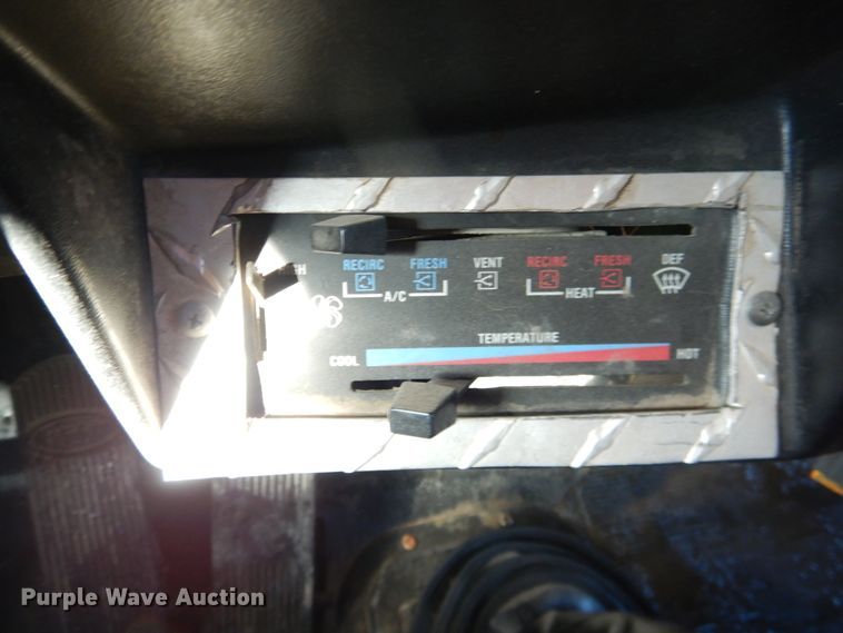 image for item HI9018 1989 Peterbilt 379  semi truck