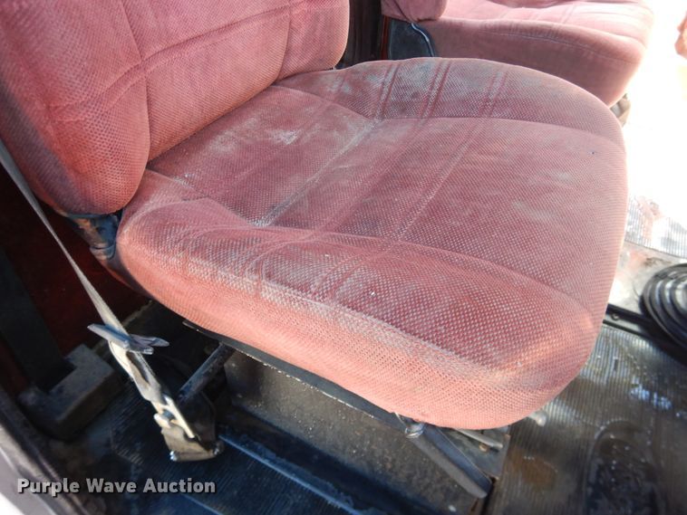 image for item HI9018 1989 Peterbilt 379  semi truck