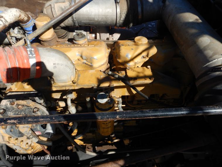 image for item HI9018 1989 Peterbilt 379  semi truck